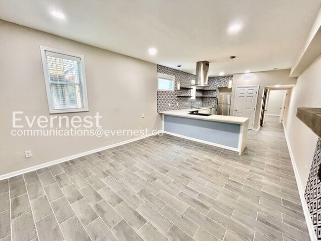 Photo - 1000 Hill St SE