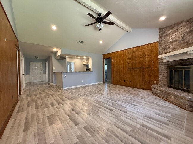 Photo - 422 Gamewood Dr