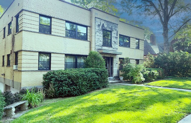 Building Photo - 458 Wood Ave Unit 458-02