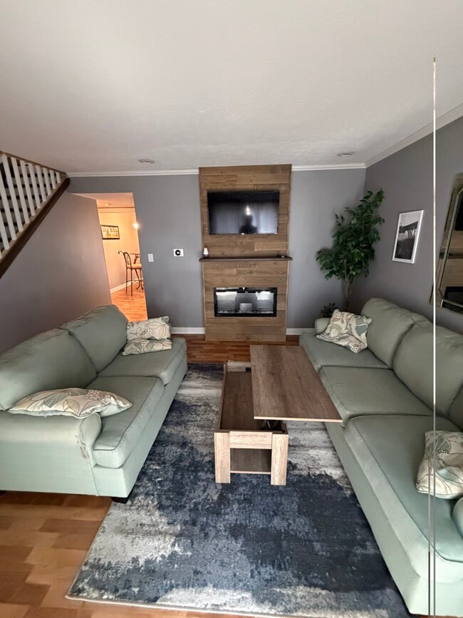 Photo - 1343 Headlee Ave