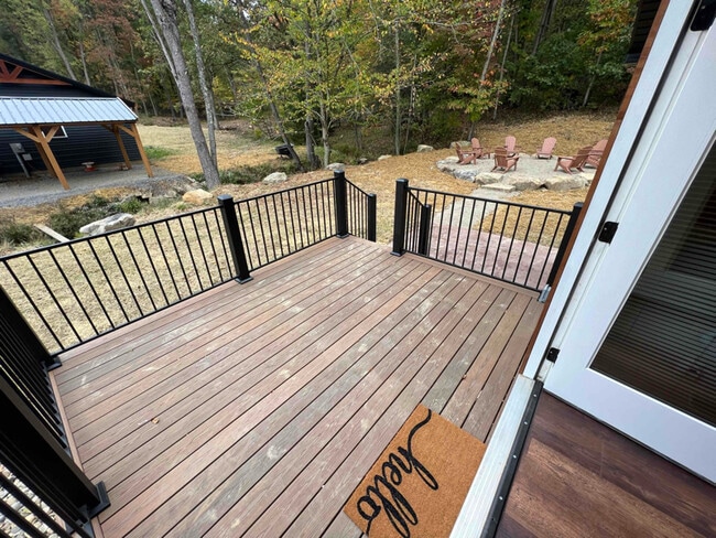 Photo - 358 Petroleum Center Rd