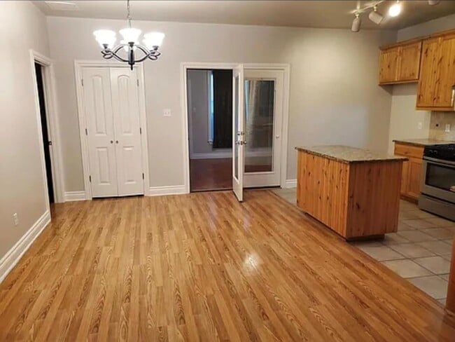 Photo - 203 E Pecan St