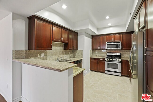 Photo - 1212 McClellan Dr Unit ph1