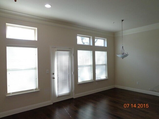 Photo - 2676 Nottingham Dr