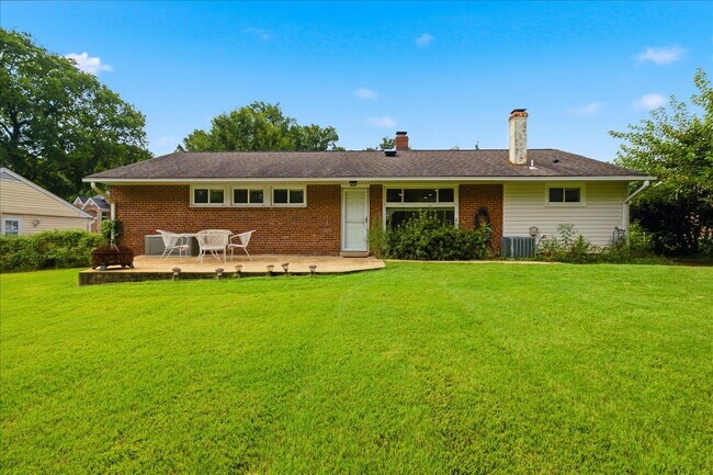 Charming 4-Bedroom Springfield Rambler Near Lake Accotink Park