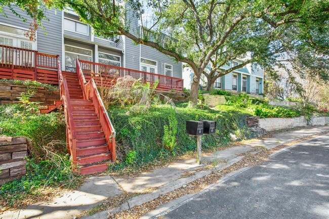 Building Photo - 6726 Lancret Hill Dr