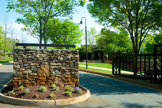 Photo - 2 bedroom Townhouse- with side balcony - A... Unidad #201