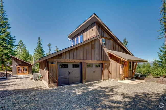 Building Photo - Gorgeous Furnished Home with Mountain Views!