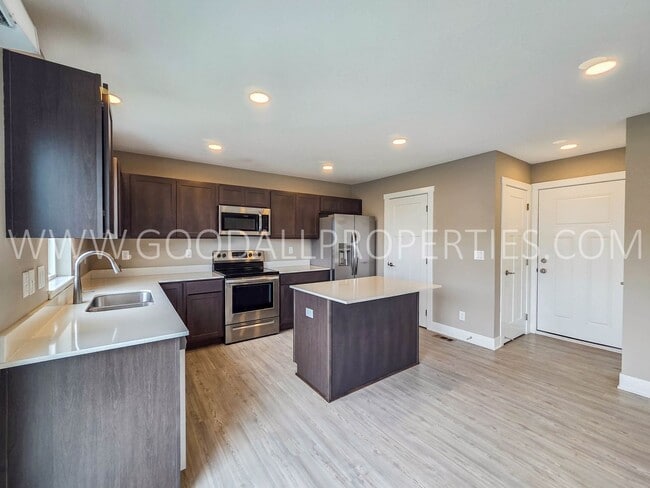 Photo - 4-Bedroom, 3.5-Bath Home with Walkout Finished Basement in Norwalk