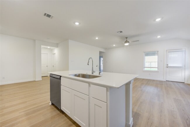 Building Photo - 1406 Splashing Wave Dr