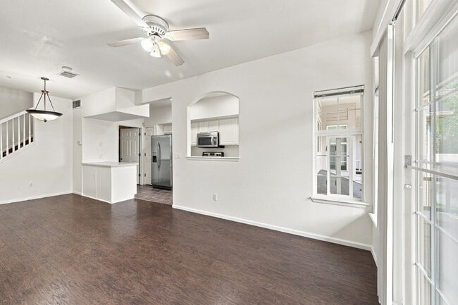 Building Photo - $1,930.95 with $300 Off The First Month's Rent, 2 Beds - 2.5 Bath, Condo in Denver with Central A/C! Unit #2032
