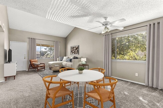 Área de comedor compensada de la sala de estar en planos seleccionados - City West