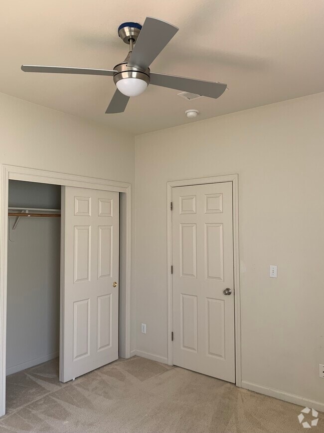 Building Photo - 1495 Breezeway Ct Rental
