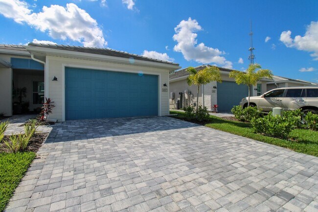 Photo - ***LUXURY VILLA IN SEVEN SHORES ***BRAND N...