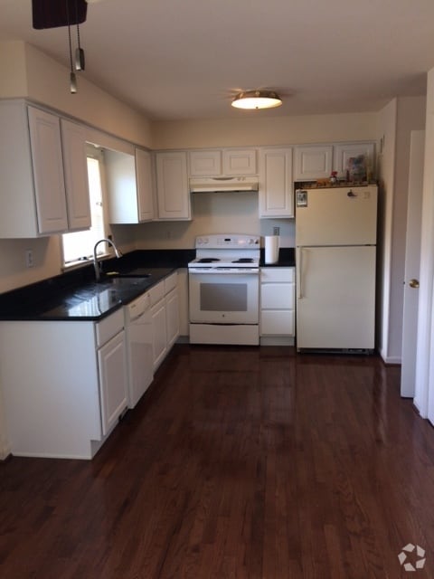 Building Photo - 3088 Covington St Rental