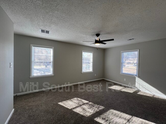 Photo - 3650 McDuff Ave