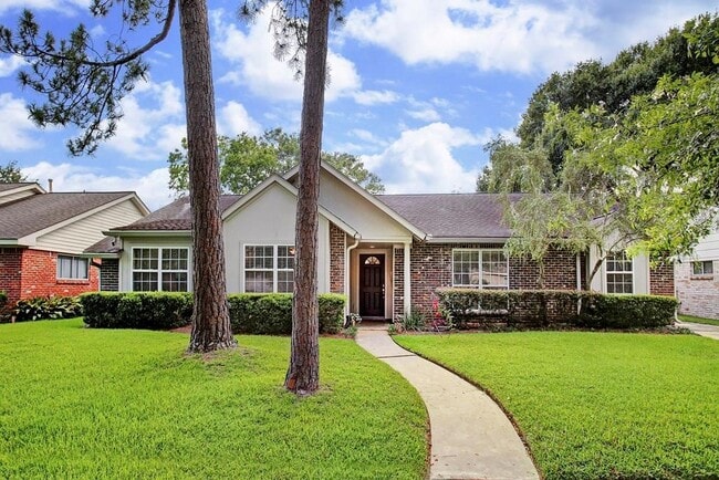 Building Photo - 10306 Bob White Dr