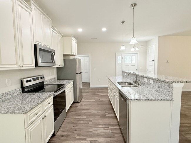 Photo - Beautiful 3-Bedroom Home - Open Split Floo...