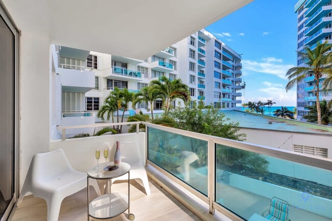 Photo - 5050 Collins Ave Unidad ID1227200P