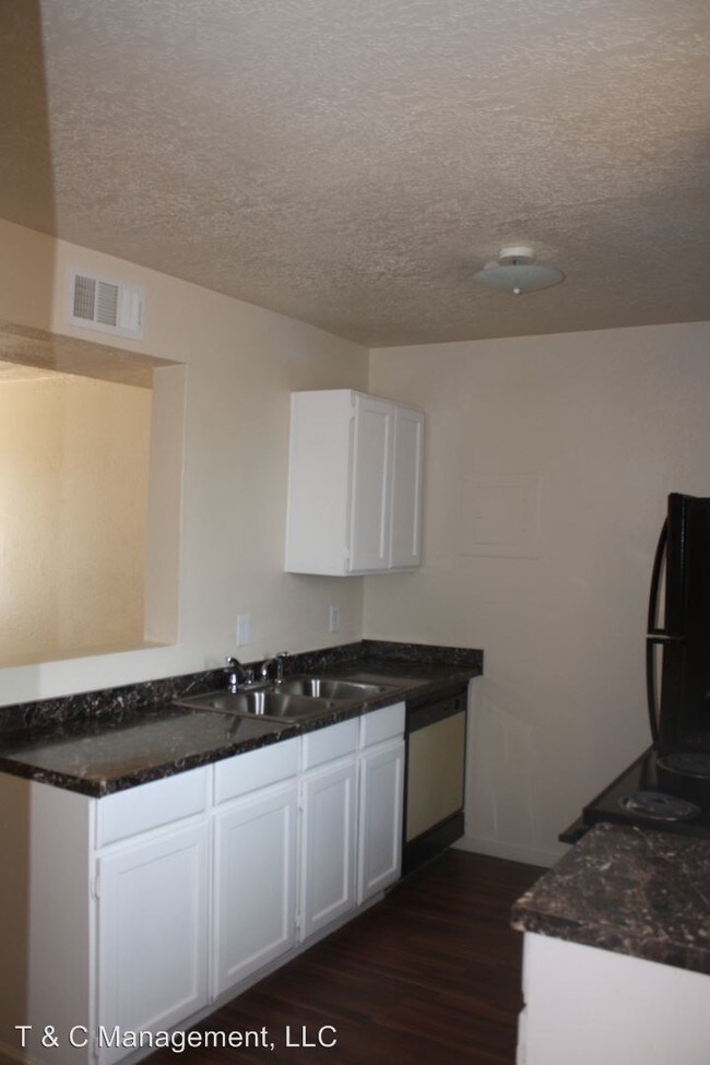 Photo - 5315 Yucca Cir NE