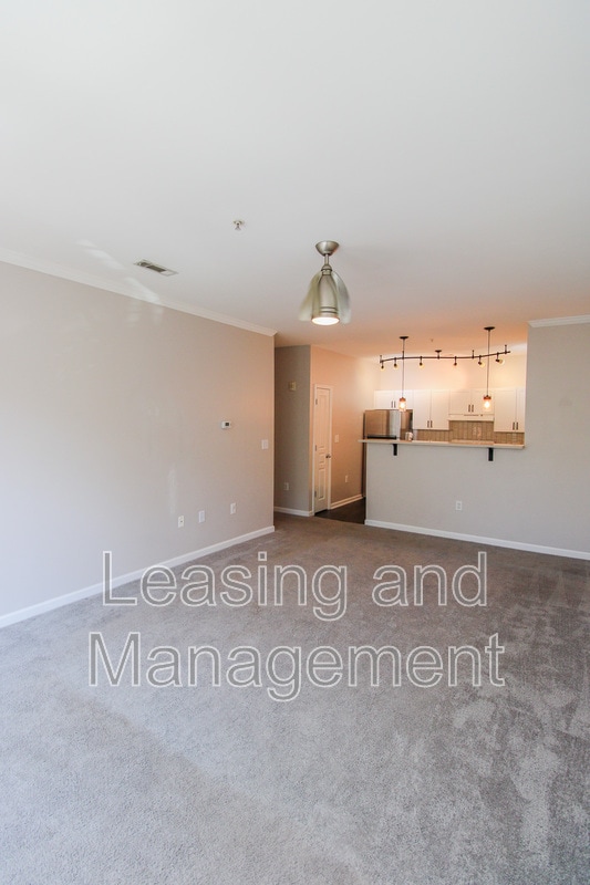 Building Photo - 600 Bucksley Ln Unit 205 Rental