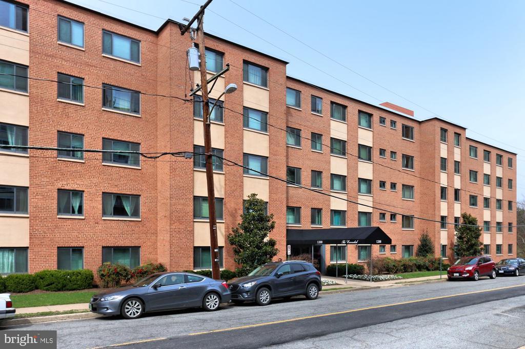 Photo - 1200 S Arlington Ridge Rd Apartment Unit 511