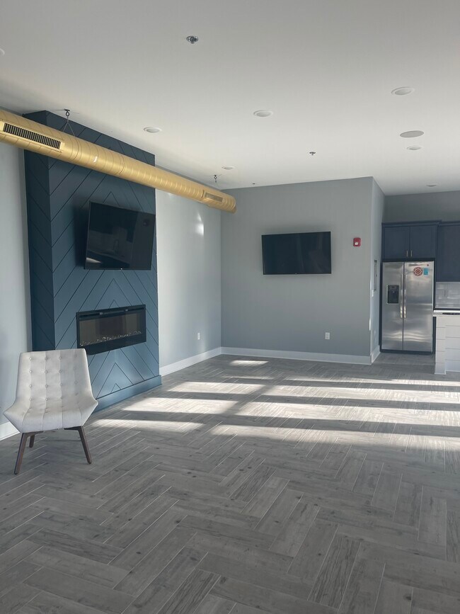 Photo - 5830 HENRY Ave