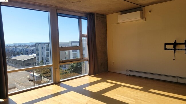 Photo - 311 Oak St Unidad 735