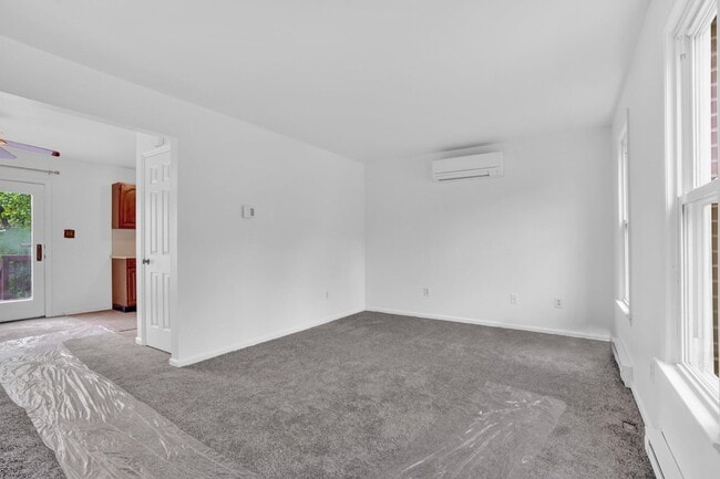 Photo - Charming 3 Bedroom, 1.5 Bath Townhome in Elizabethtown!