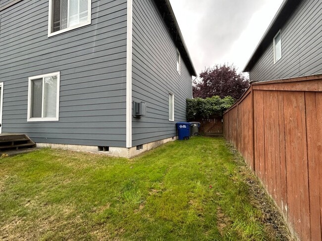 Photo - Beautiful 4 bd 2.5 bath w/ 2-car Garage Ho...