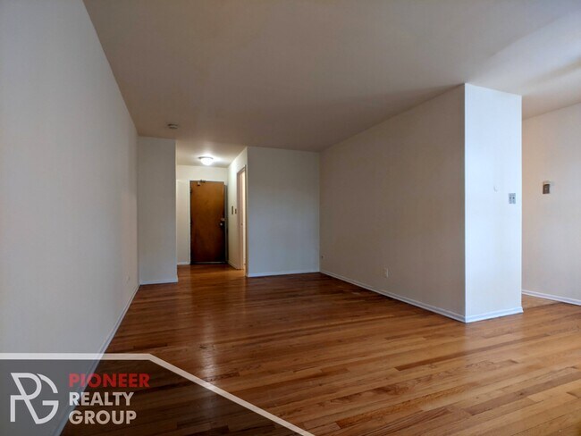 Photo - 665 W Wrightwood Ave