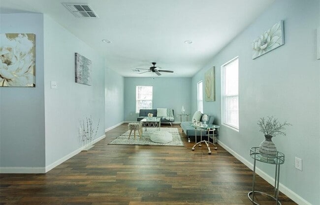 Photo - 411 Harris Ave