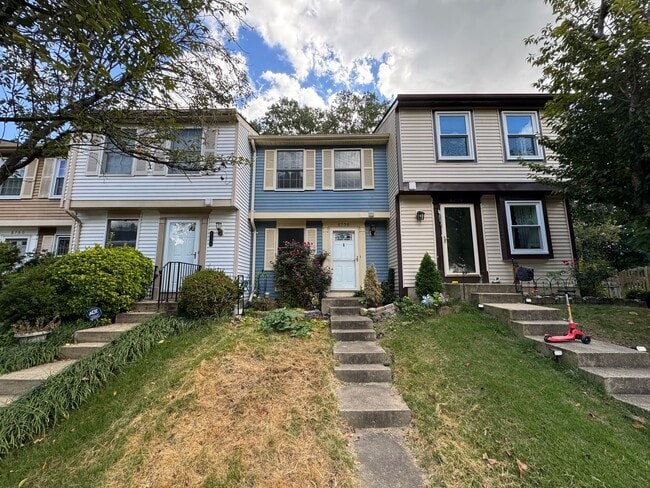 Building Photo - Charming 2 Bed 2 Bath Home Within Convenie...