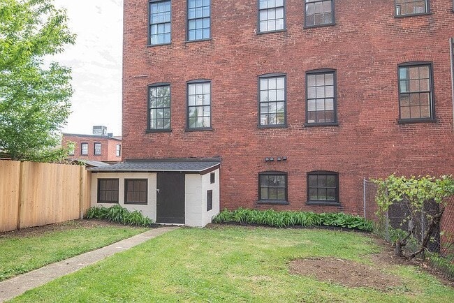 Photo - 323 N Mulberry St Unidad 1