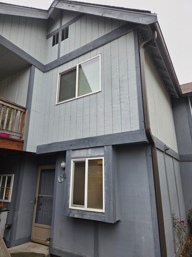 Building Photo - 220 Israel Rd SW Unit G8