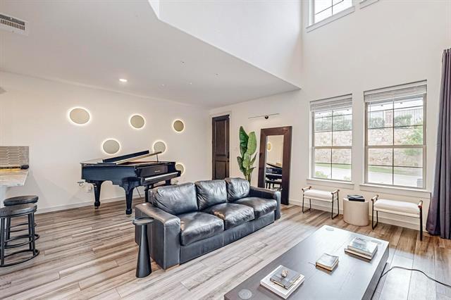 Photo - 309 McConathy Wy