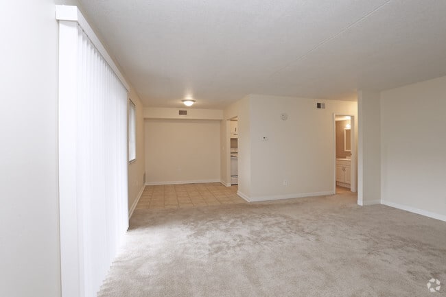 Living Room into Dinning Area - Hidden Pines
