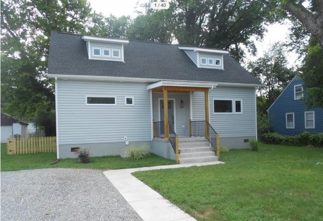 Building Photo - 1809 Doron Ln
