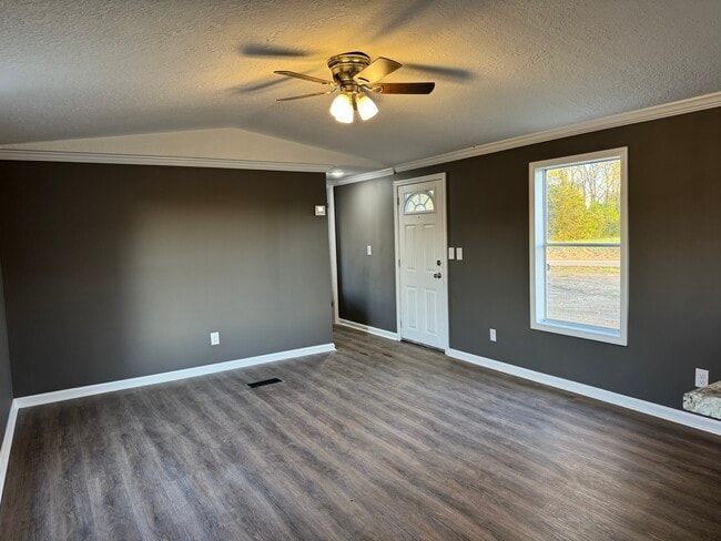 Photo - 178 Layman Rd