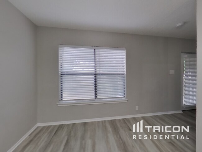 Photo - 3725 Candlewind Ln