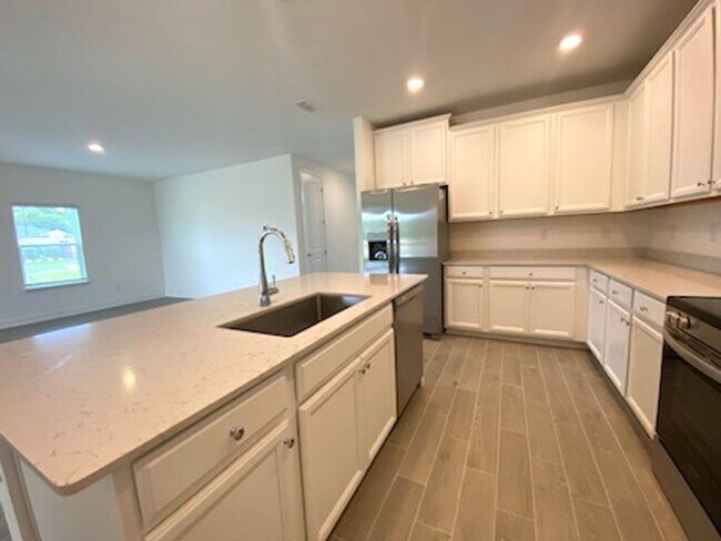 Photo - Beautiful 4 Bedroom Home in Wexford Reserve!