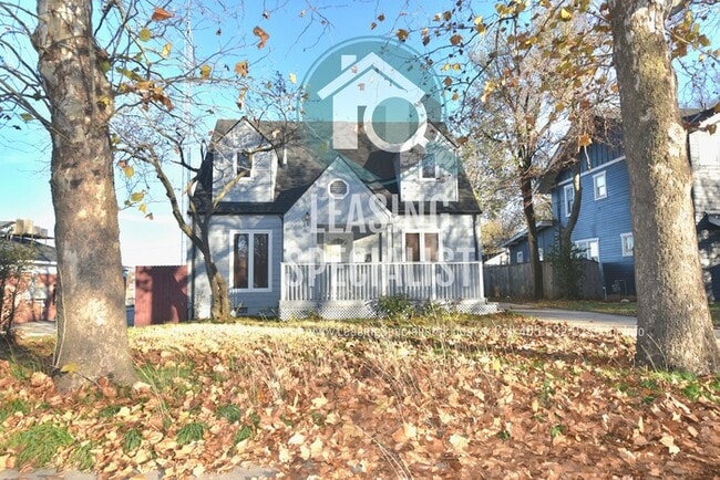 Central Norman 3 Bed 3 Bath Ready for your August Move!