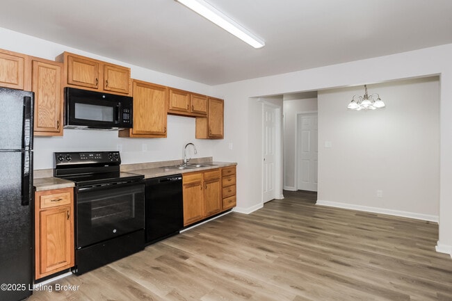 Photo - 5130 Fay Ave