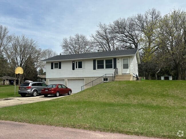Building Photo - Three Bedroom Home in rural SE Rochester MN