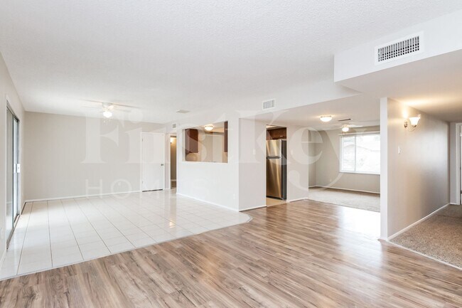 Photo - 804 E Carmen St