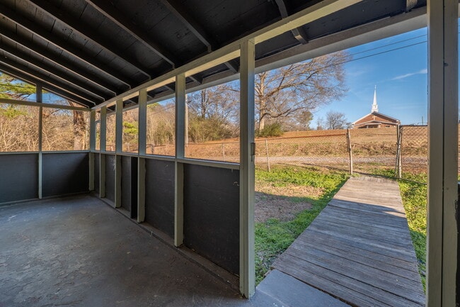 Photo - 320 Old Pne Hl Rd