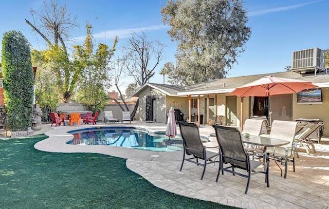 Photo - Arcadia Light Furnished Charmer with  Treehouse!!