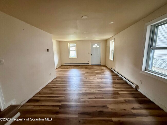 Photo - 307 School St