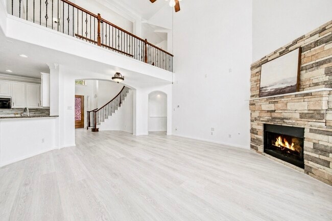 Photo - 18431 W Laura Shore Dr