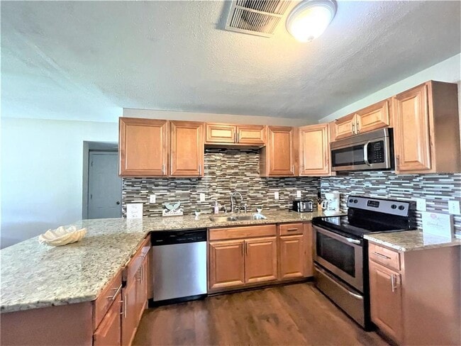 Photo - 5106 104th St N